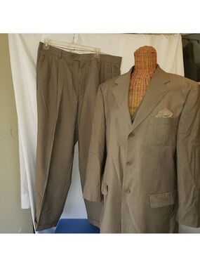 Men's Bocaccio Uomo 3-Piece Tan Suit, Size W36-42L